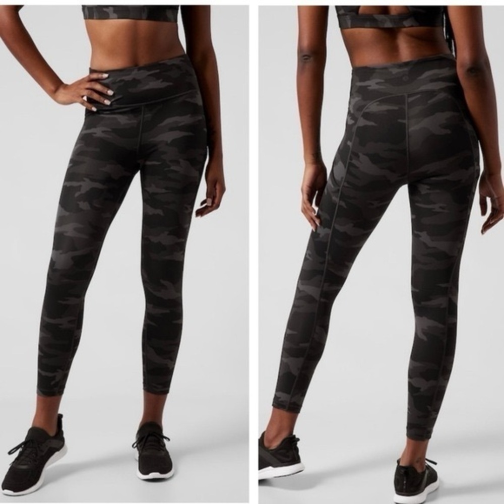 NWT Athleta Untimate Camo 7/8 Pant